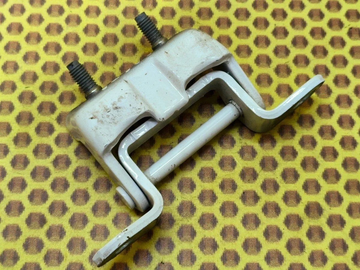 Петля двери задняя верхняя Nissan Qashqai 2018 824014EA0A J11 MR20DD, левая