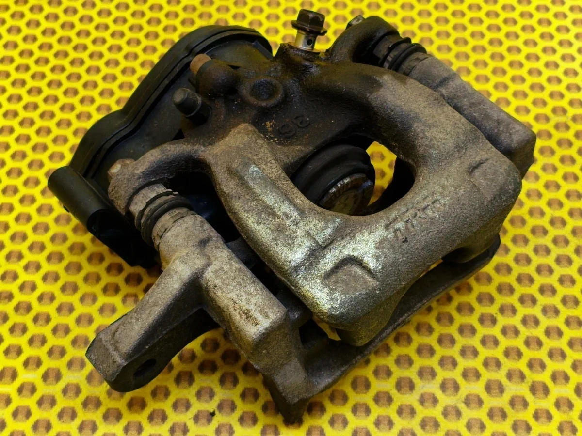 Суппорт Nissan Qashqai 2018 440114EA0A J11 MR20DD, задний левый