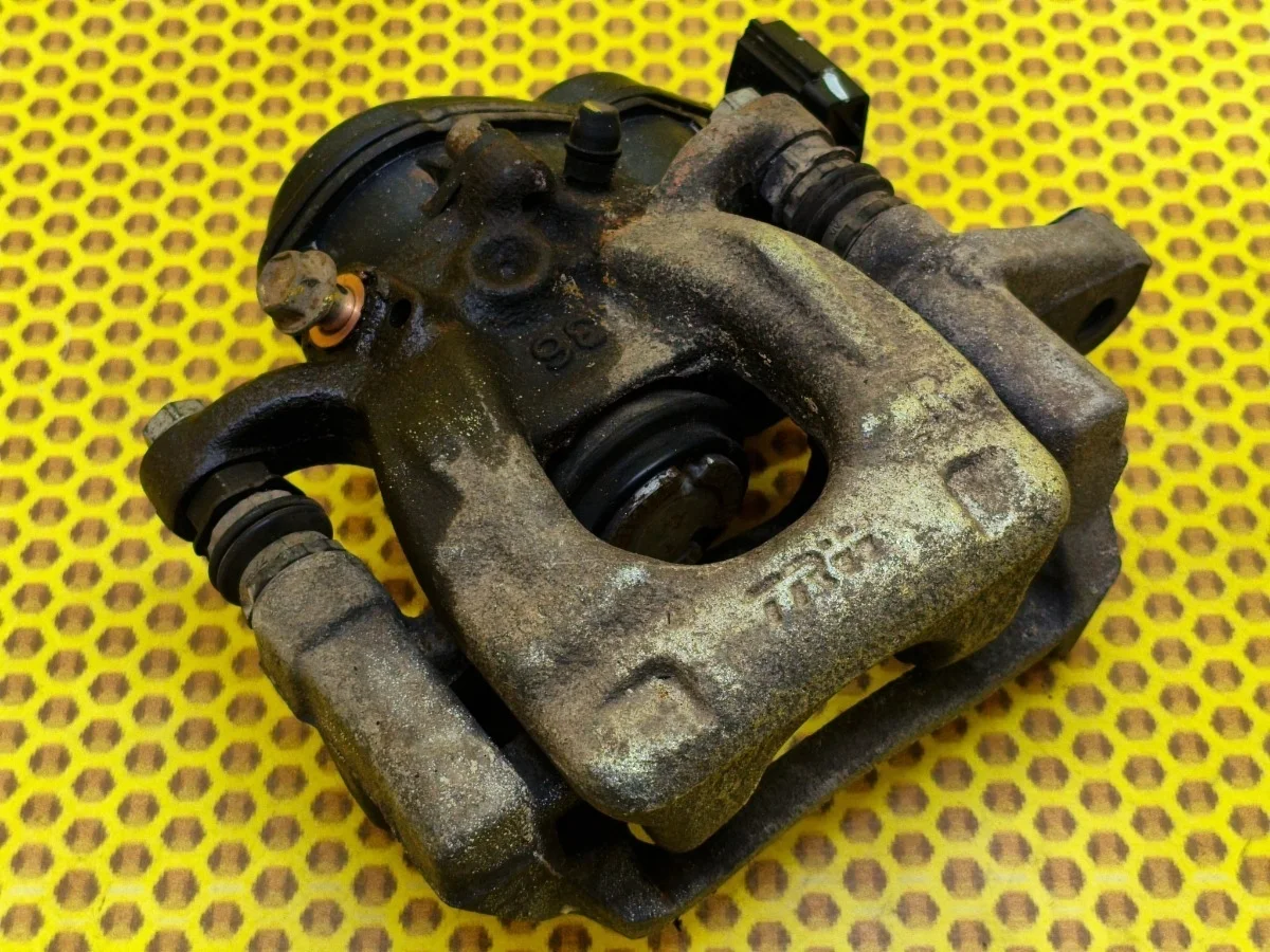 Суппорт Nissan Qashqai 2018 440014EA0A J11 MR20DD, задний правый