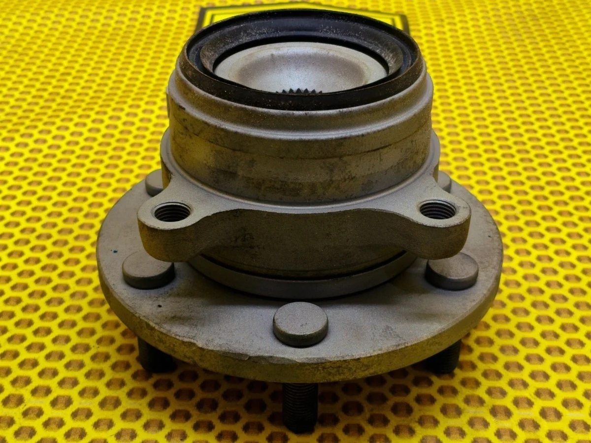 Ступица Nissan Patrol 2013 402021LB0A Y62 VQ56VD, передняя левая