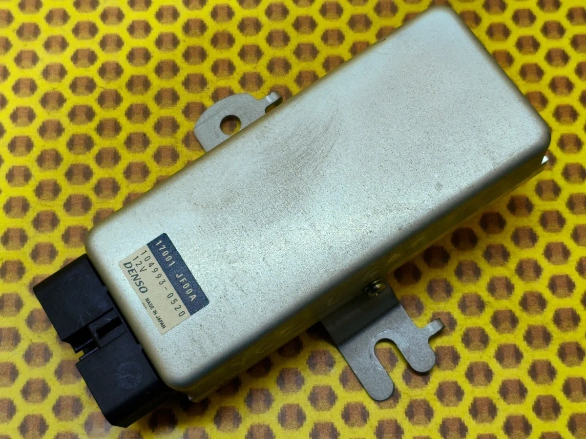 Блок управления топливным насосом Nissan Patrol 2013 17001JF00A Y62 VQ56VD