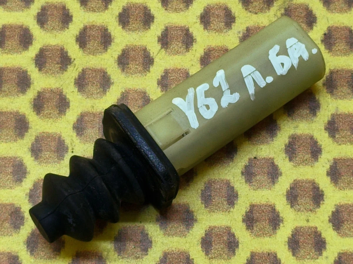 Концевик Nissan Patrol 2013 78826EG01C Y62 VQ56VD