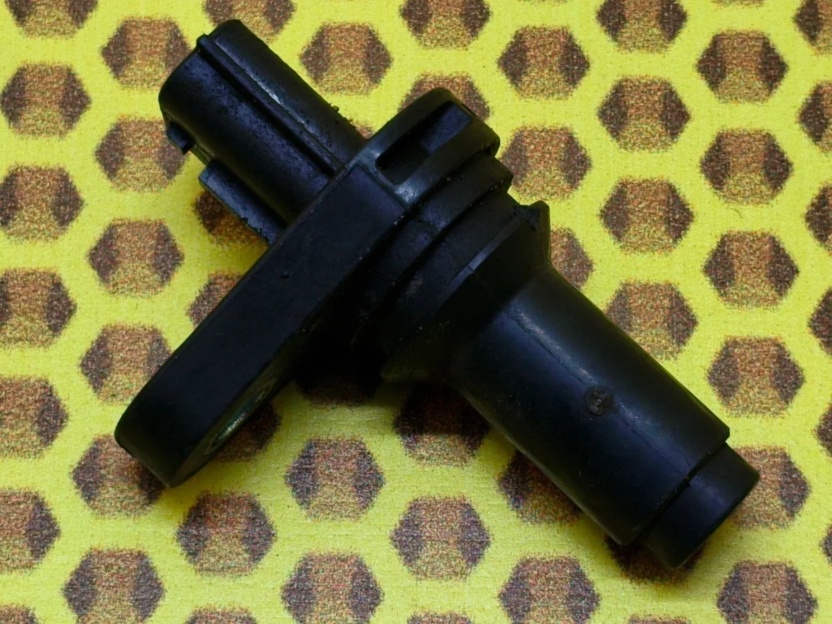 Датчик положения коленвала Nissan Pathfinder 2015 23731JA10C R52 VQ35DE