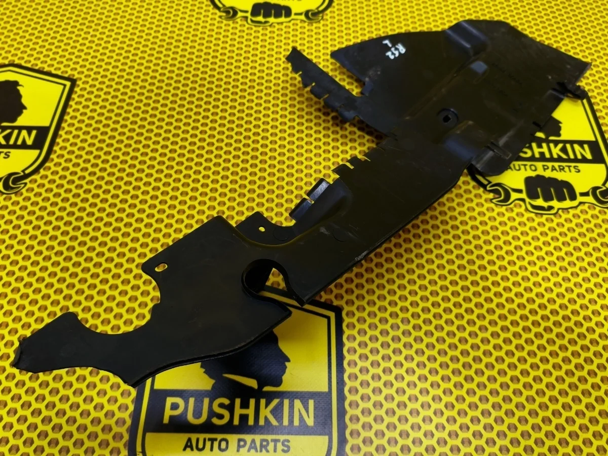 Дефлектор радиатора Nissan Pathfinder 2015 921853KA0A R52 VQ35DE, левый