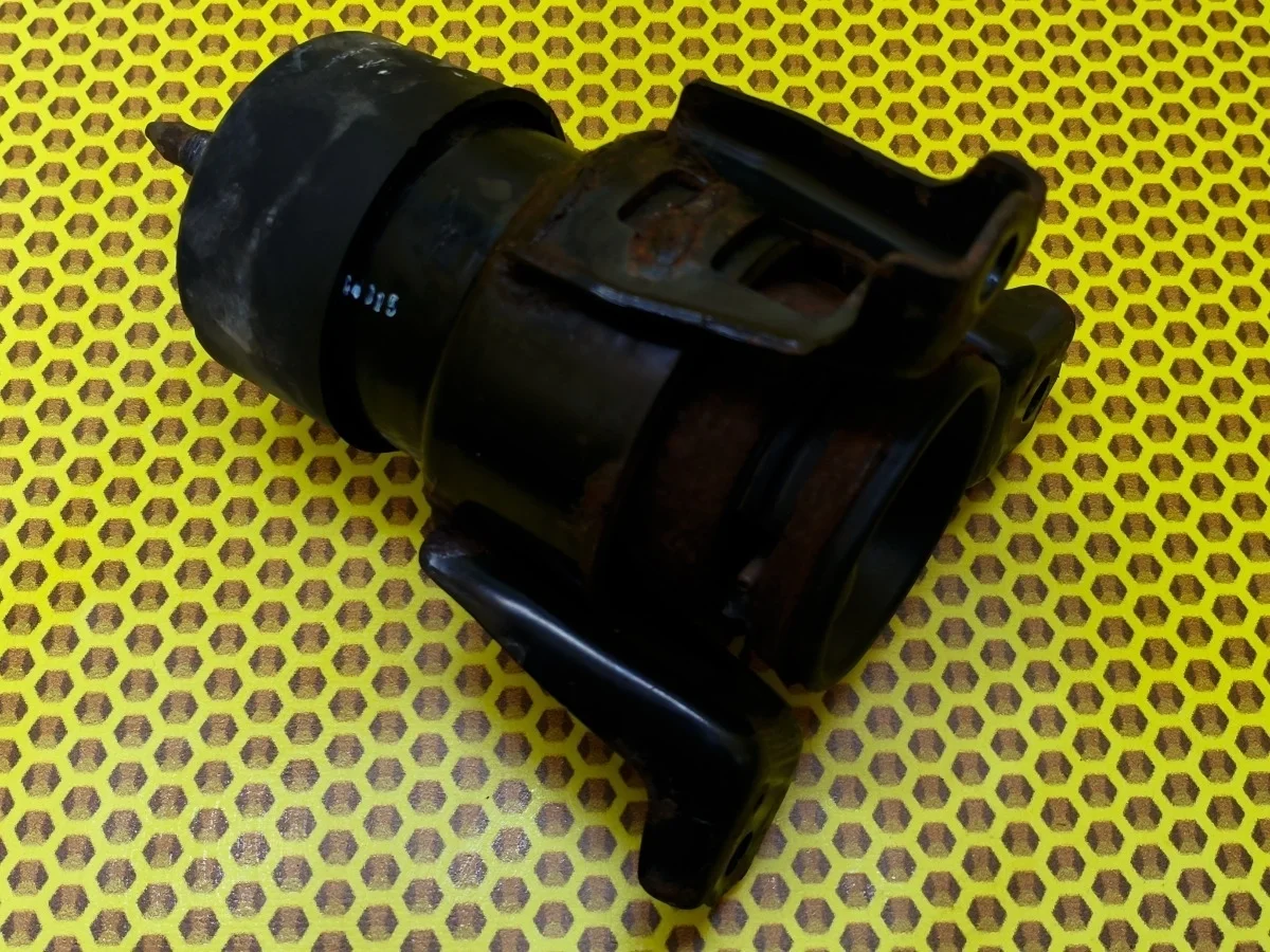 Опора двигателя Nissan Pathfinder 2015 112703JA0B R52 VQ35DE, передняя