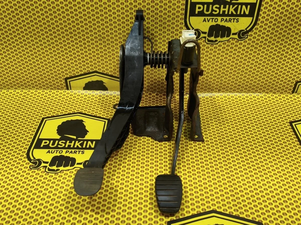 Блок педалей Nissan Almera 2015 4651000Q1A G15 K4M