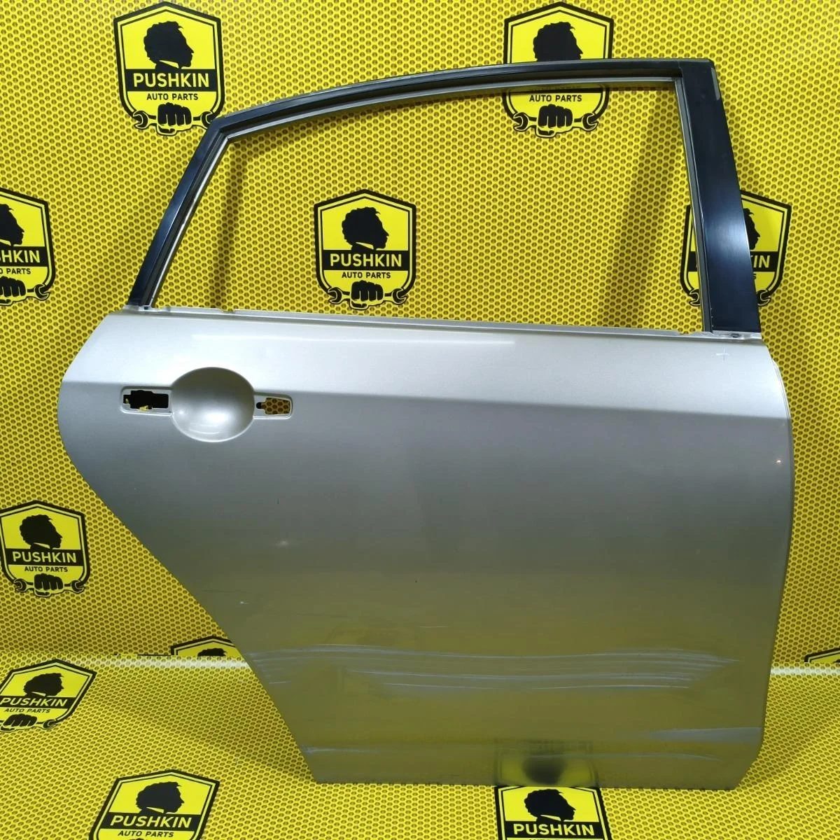 Дверь Nissan Almera 2015 821004AA8B G15 K4M, задняя правая