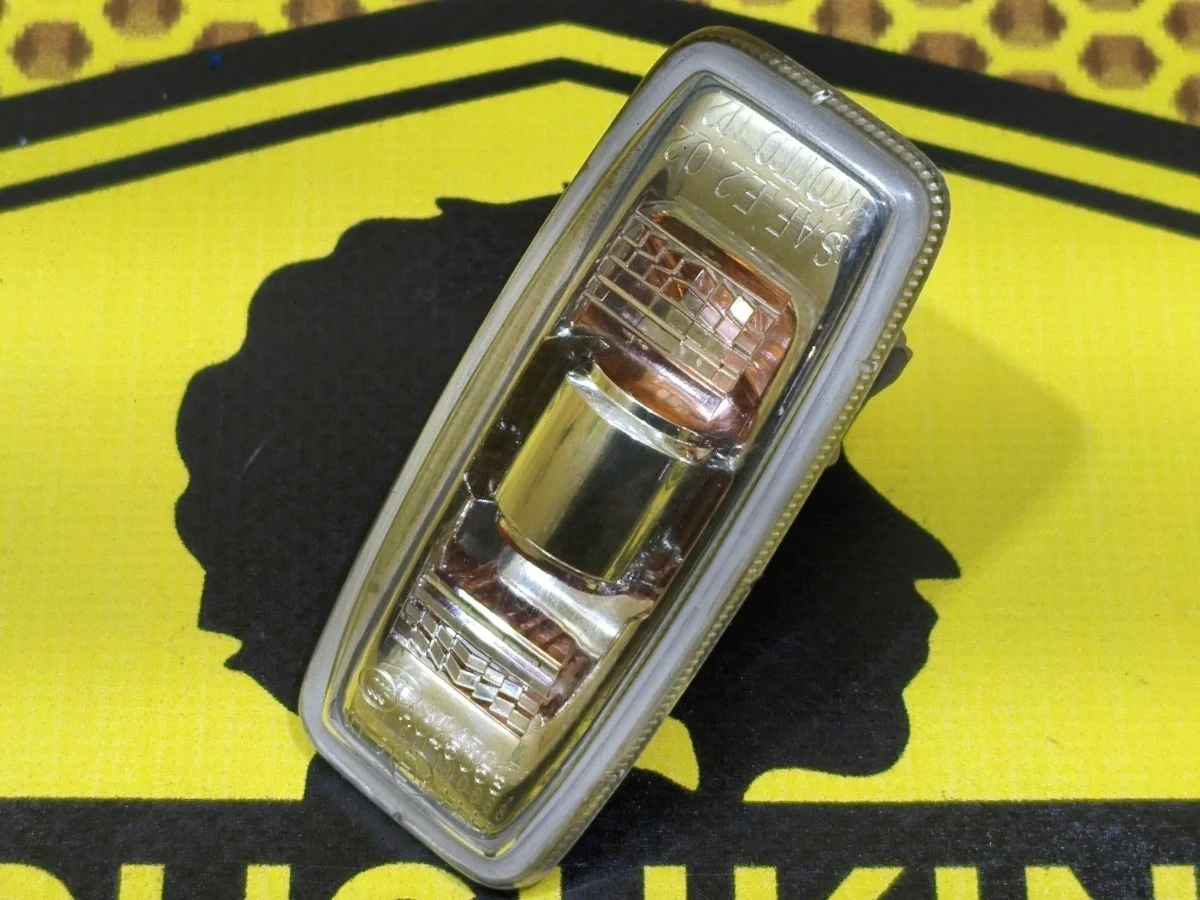 Поворотник Nissan Almera 2015 26160EW00A G15 K4M, правый