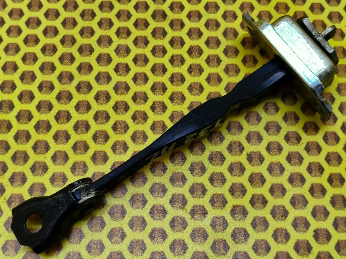 Ограничитель двери Nissan X-TRAIL 2016 804304CL0A T32 MR20DD, передний левый