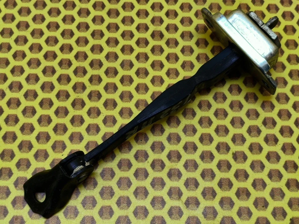 Ограничитель двери Nissan X-TRAIL 2016 804304CL0A T32 MR20DD, передний правый