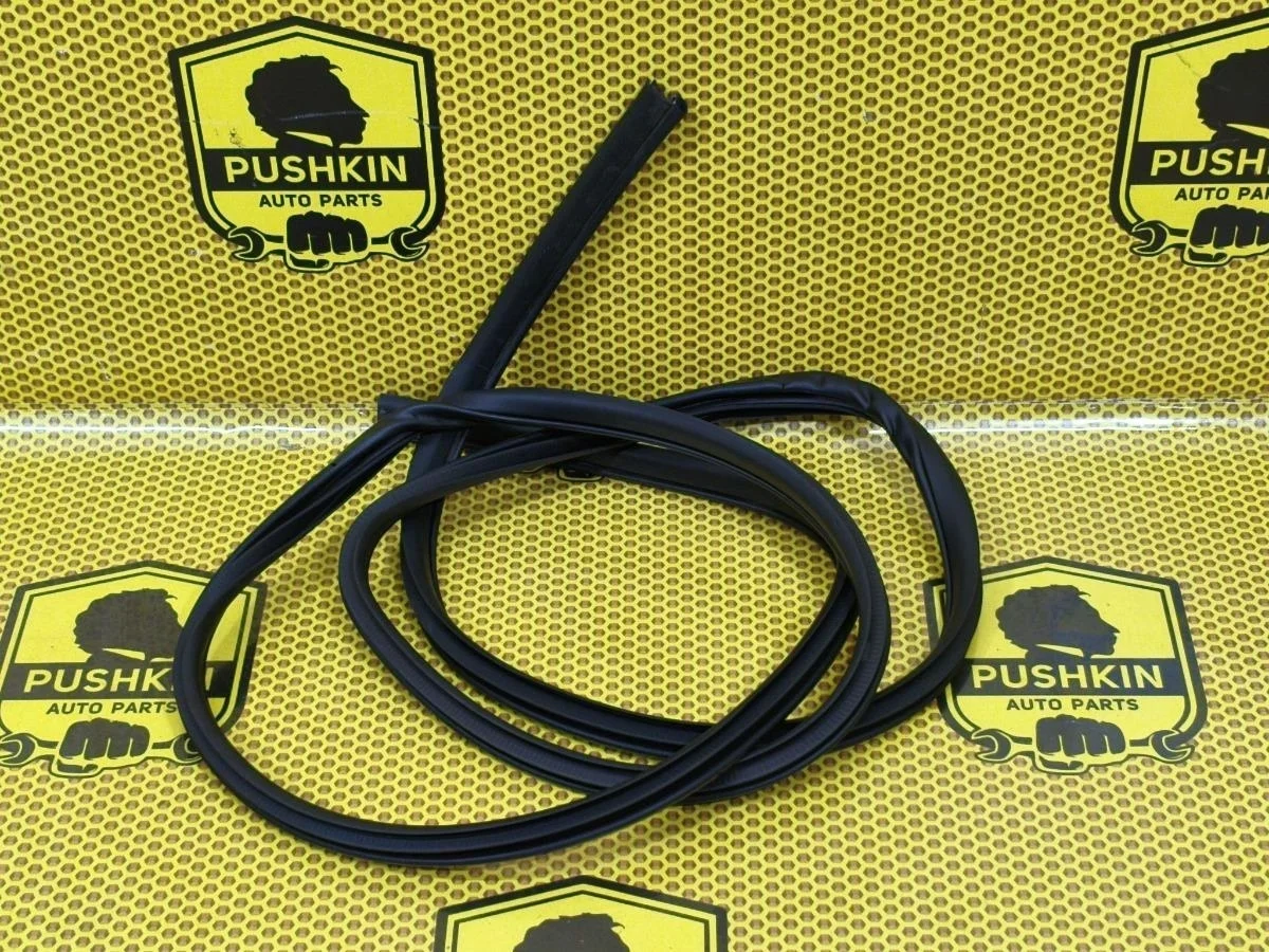 Уплотнитель на проем Nissan X-TRAIL 2016 769214CL0A T32 MR20DD, передний правый