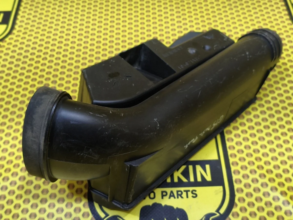 Патрубок воздушного фильтра Nissan Almera 2015 165854AA0A G15 K4M