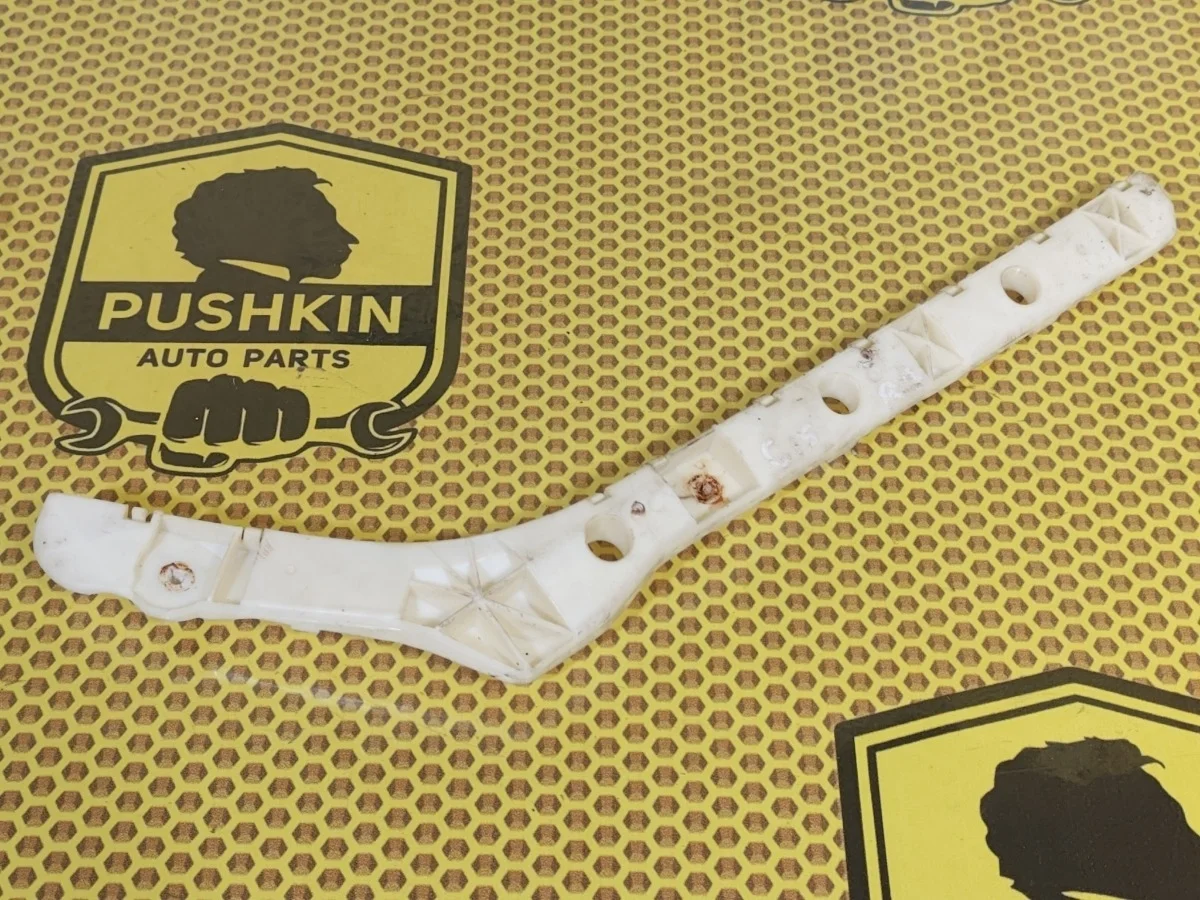 Кронштейн бампера Nissan Almera 2015 85226EW800 G15 K4M, задний правый