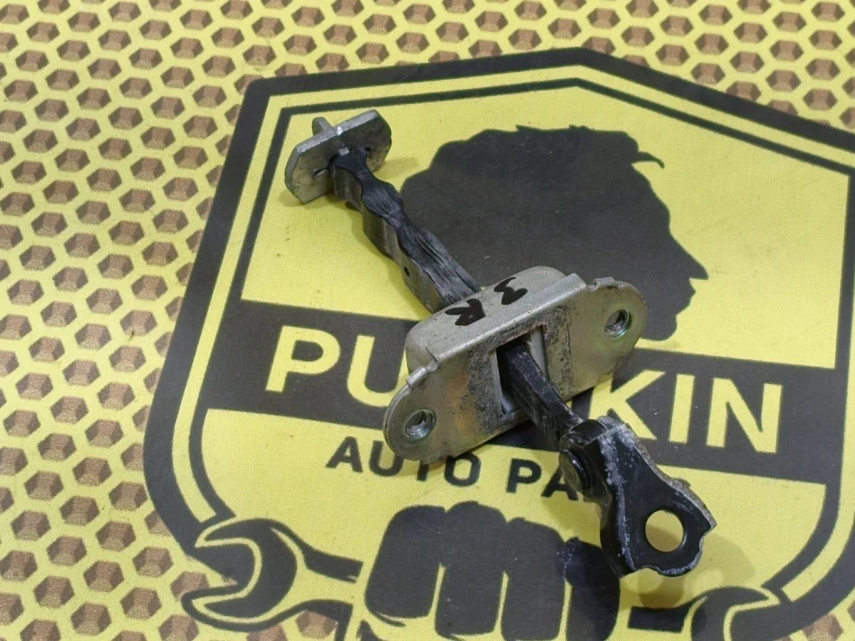 Ограничитель двери Nissan Almera 2015 82430EW000 G15 K4M, задний правый