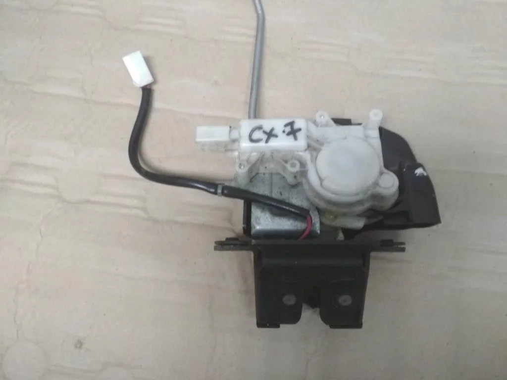Б.у. замок багажника MAZDA CX7 ER8 MAZDA CX7 ER8