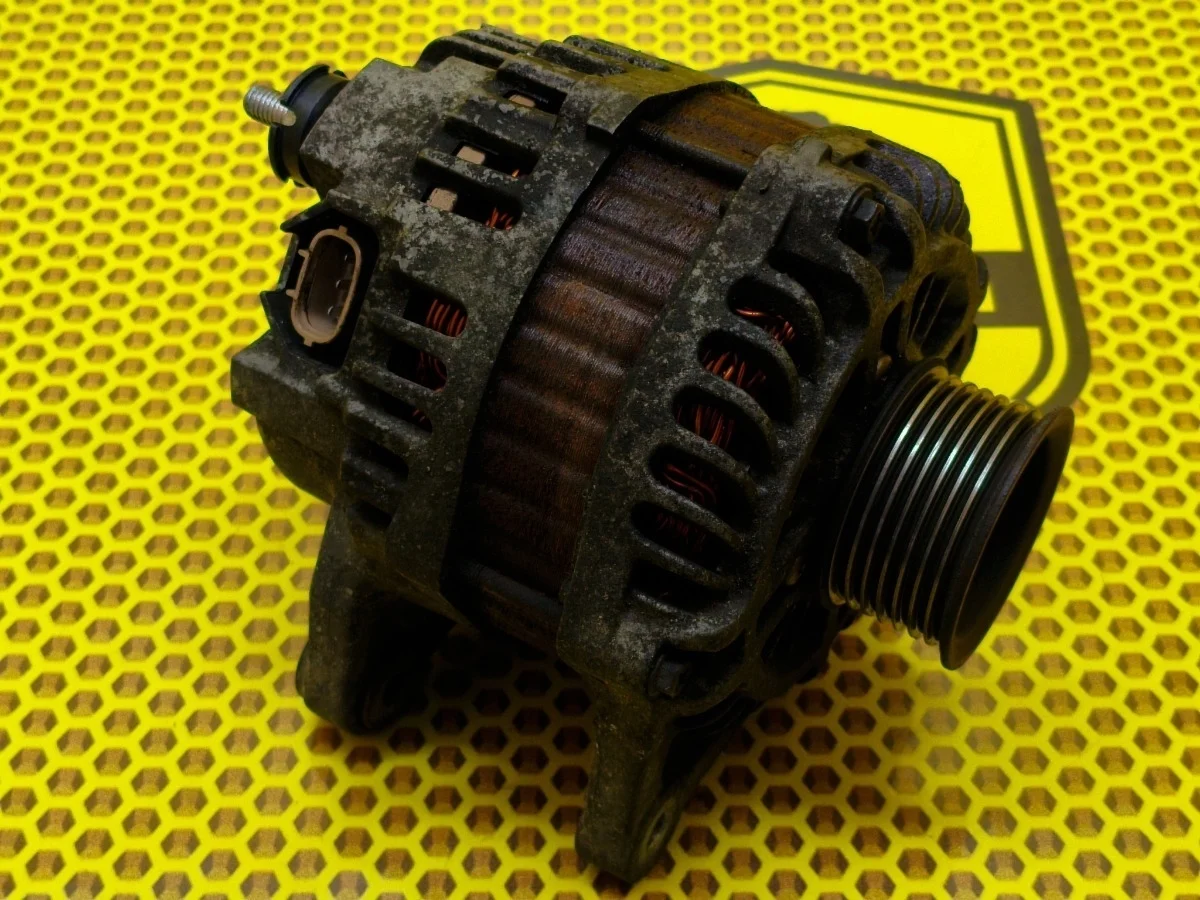 Генератор Nissan Qashqai 2008 23100BC00A J10 HR16DE