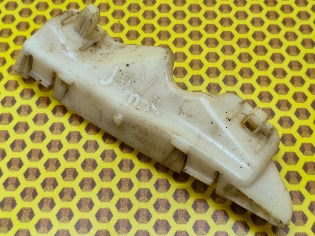 Кронштейн бампера Nissan Qashqai 2008 62222JD000 J10 HR16DE, передний правый