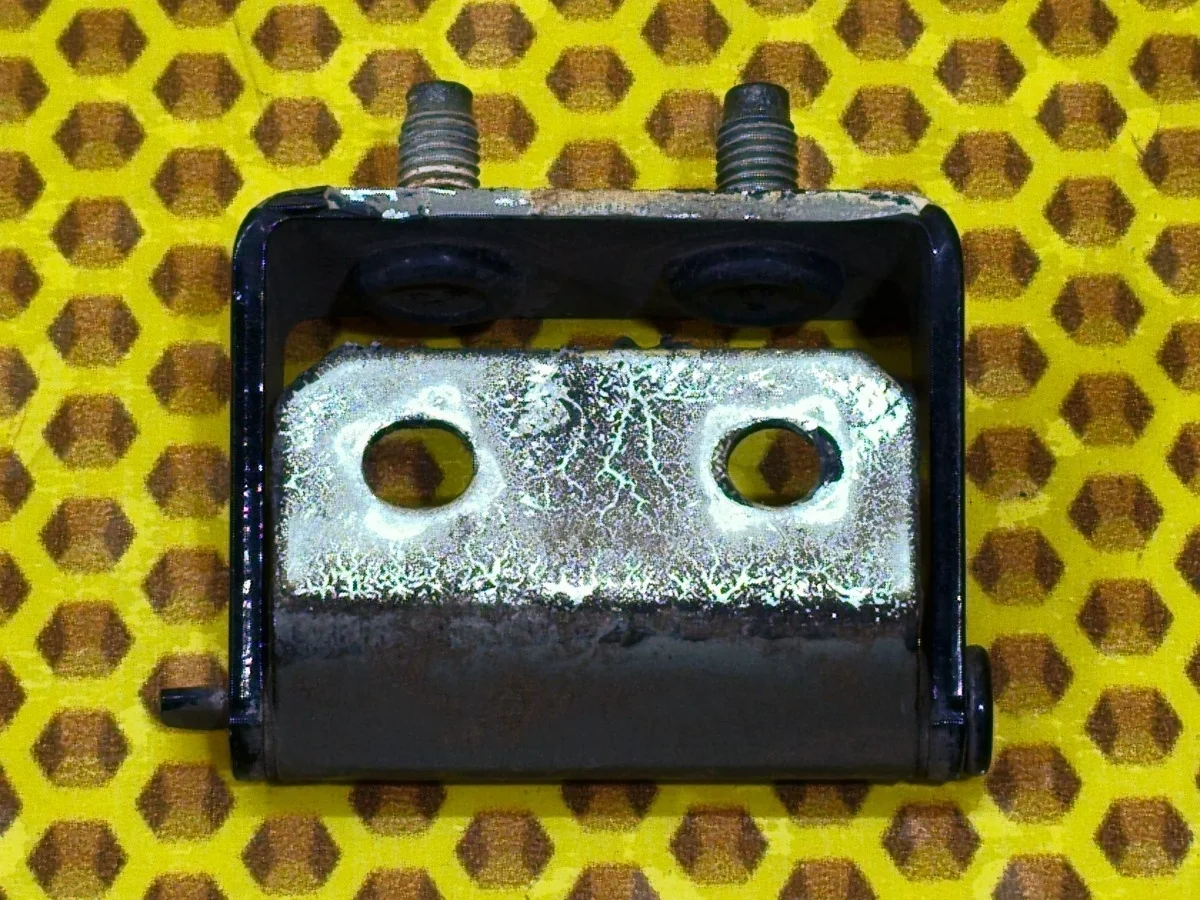 Петля багажника Nissan Qashqai 2008 90400AV730 J10 HR16DE, правая