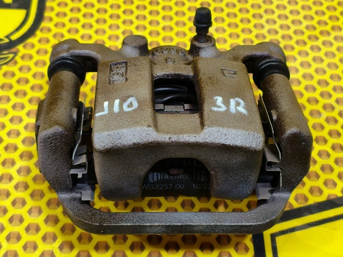 Суппорт Nissan Qashqai 2008 44001EM11A J10 HR16DE, задний правый