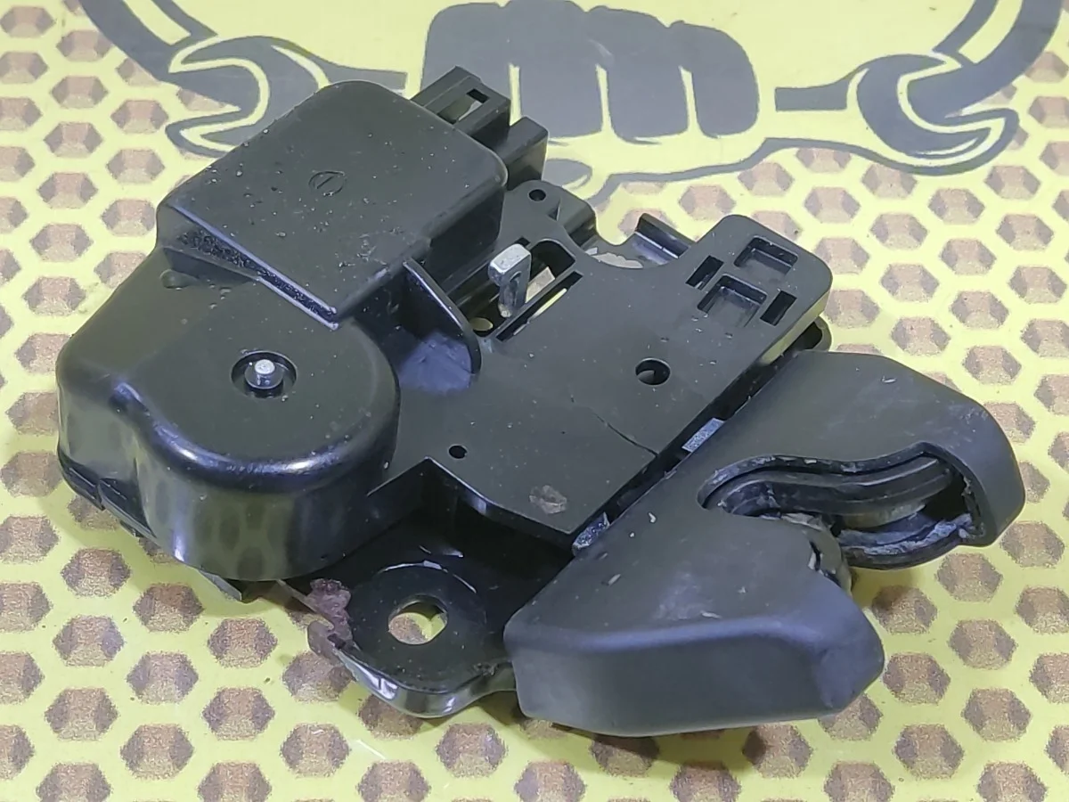 Замок багажника Nissan Teana 2012 84631JN00A J32 VQ25DE