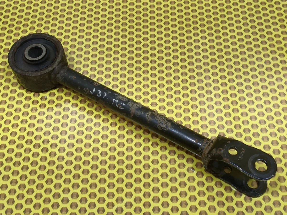 Рычаг продольный Nissan Teana 2012 55110JN00A J32 VQ25DE, задний правый