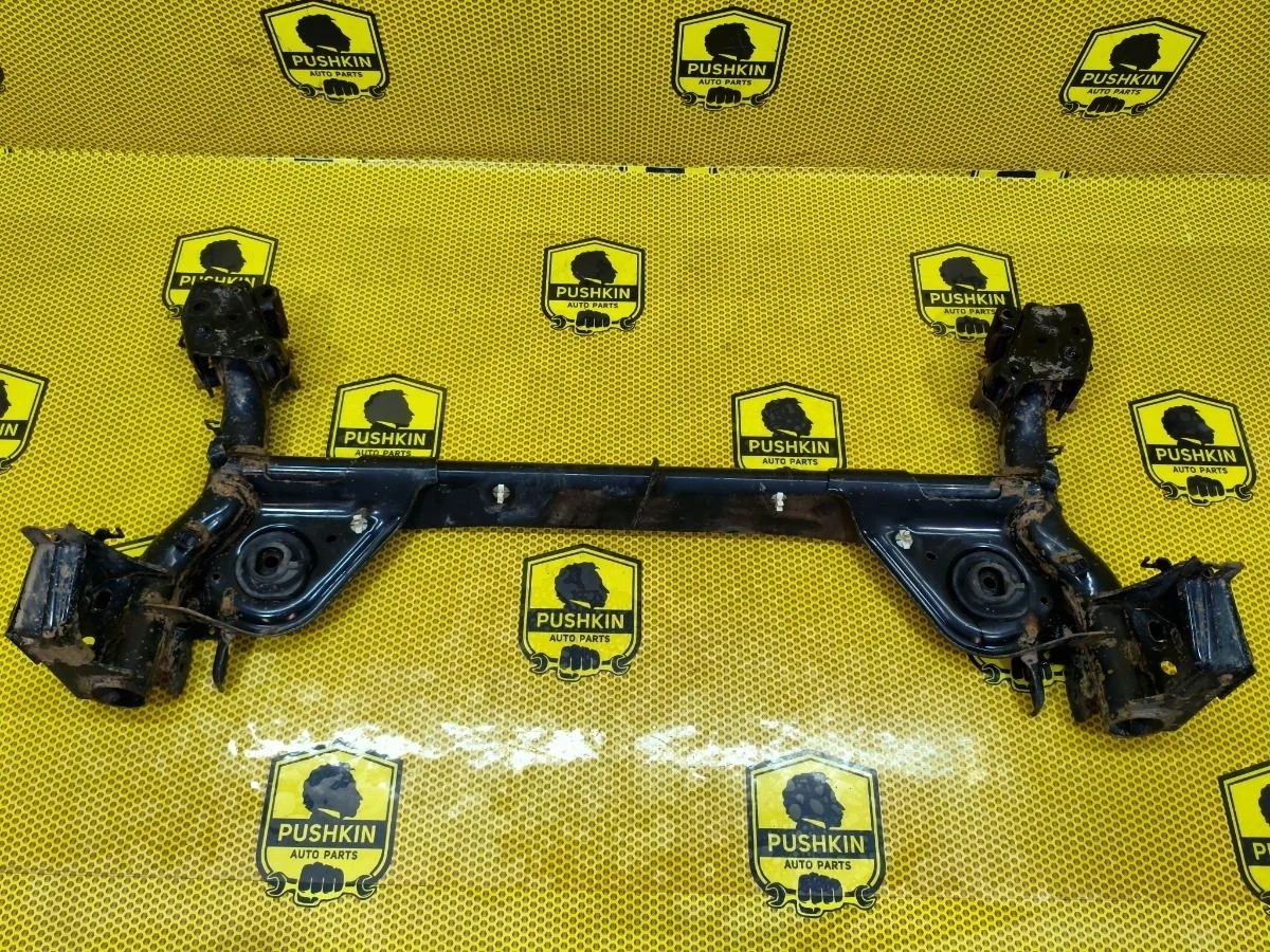 Балка подвески Nissan Juke 2011 555011KK0A F15 MR16DDT, задняя