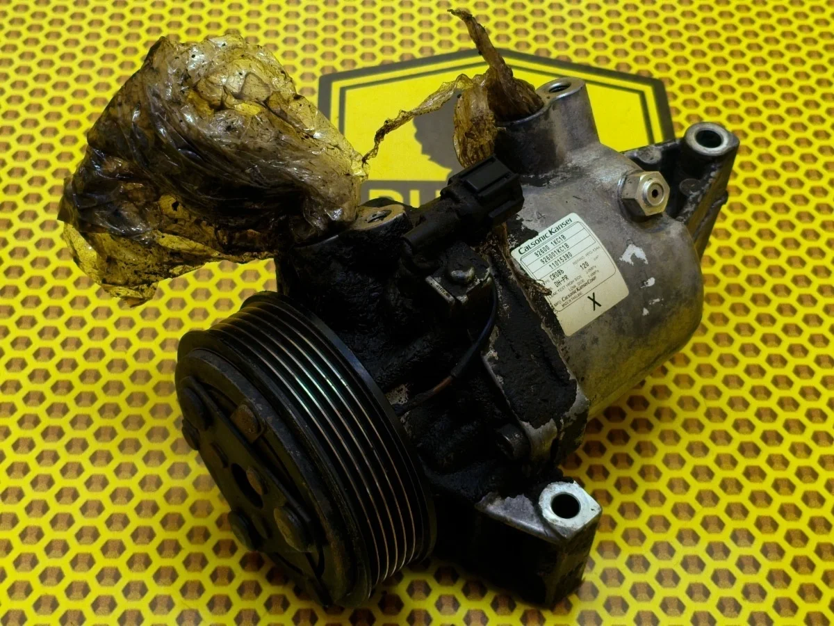 Компрессор кондиционера Nissan Juke 2011 926001KC1B F15 MR16DDT