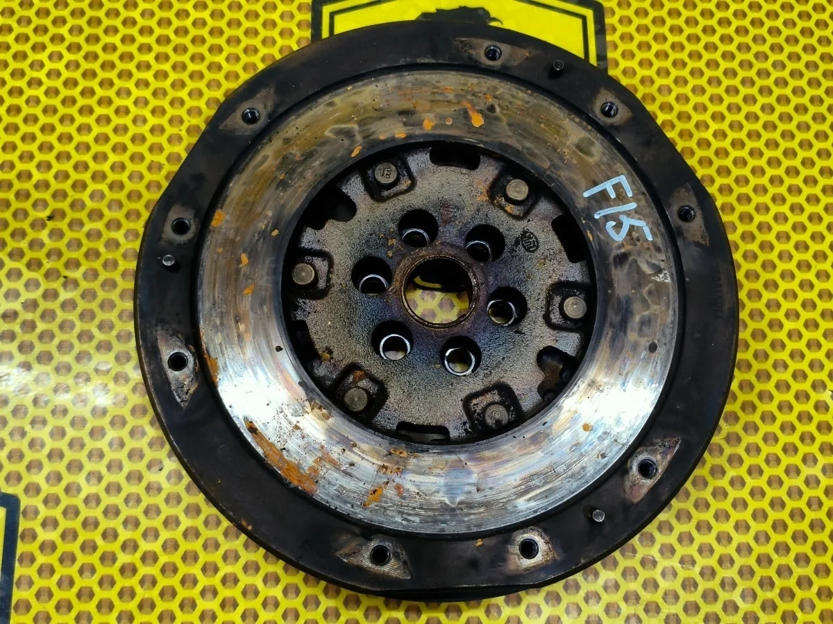 Маховик МКПП Nissan Juke 2011 123101KC0A F15 MR16DDT