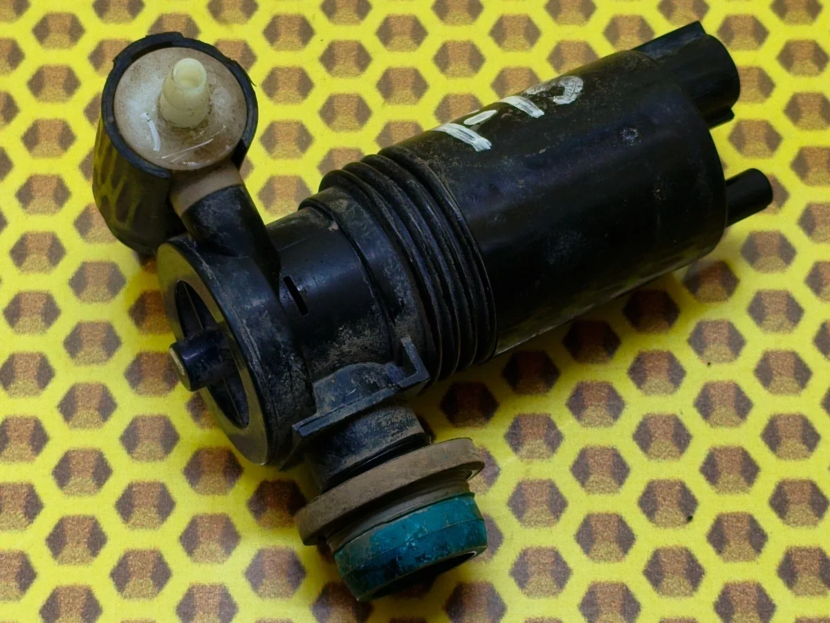 Насос омывателя Nissan Juke 2011 28920EL00A F15 MR16DDT