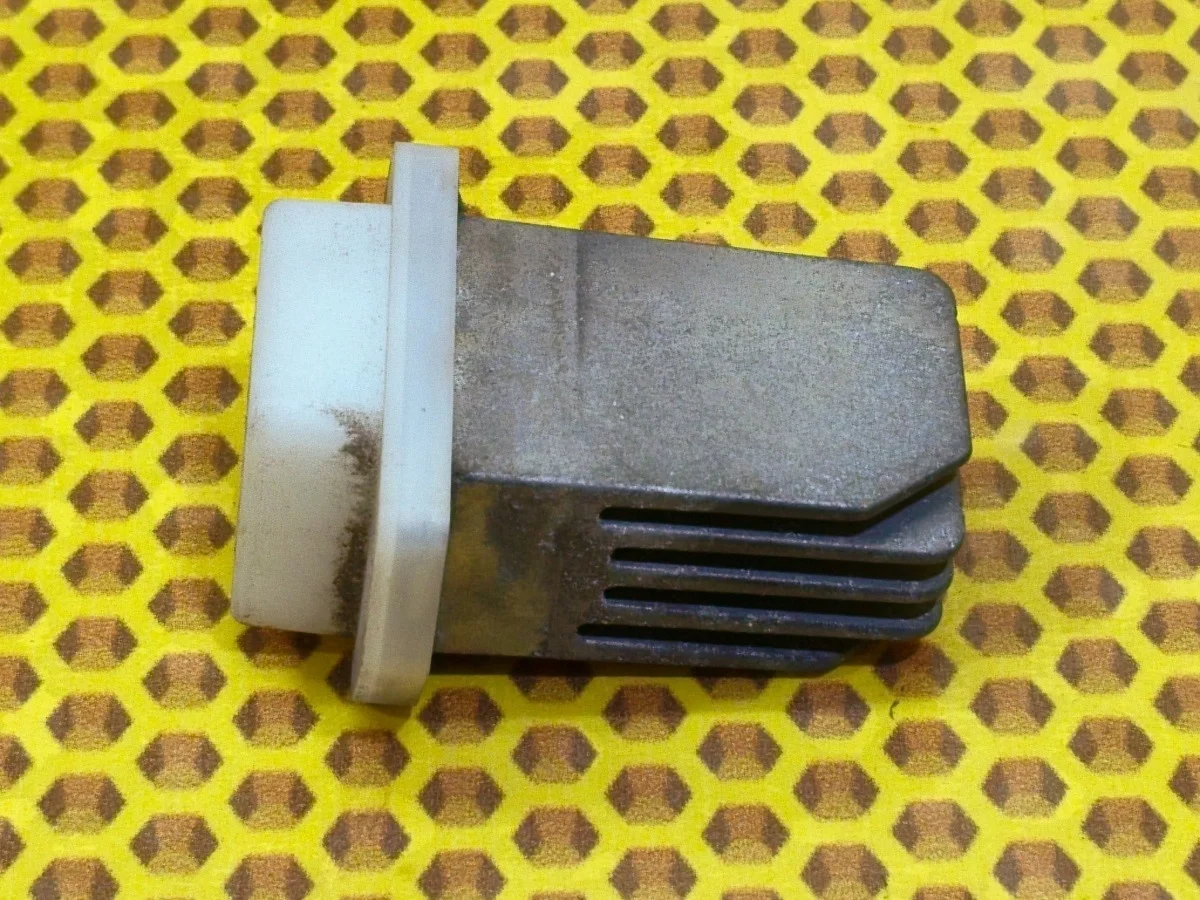 Резистор печки Nissan Juke 2011 2722670T03 F15 MR16DDT