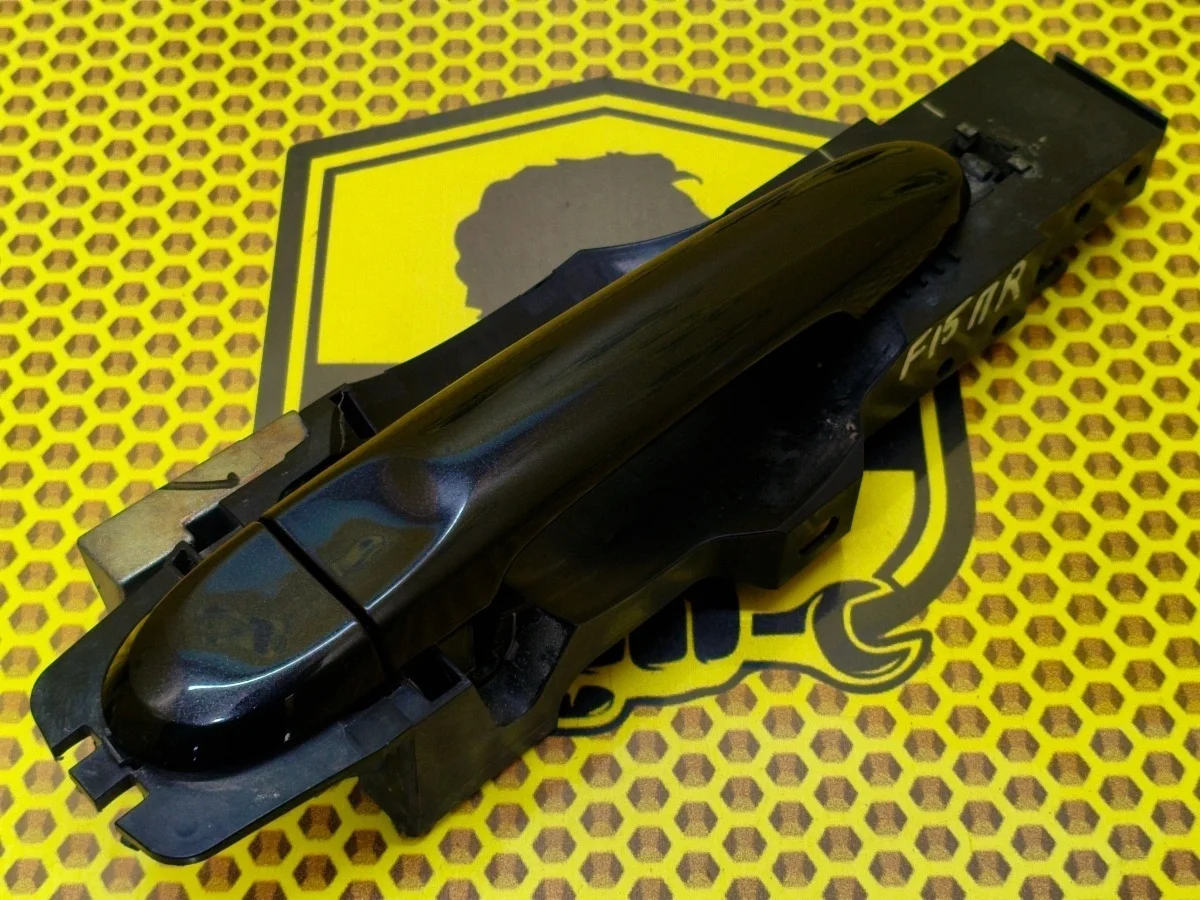 Ручка двери наружная Nissan Juke 2011 806401KK0D F15 MR16DDT, передняя правая