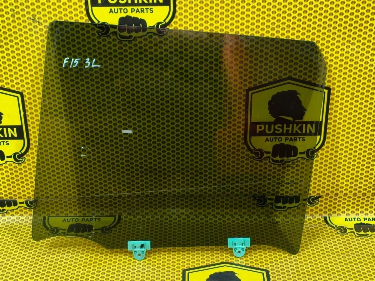 Стекло двери Nissan Juke 2011 823011KK1A F15 MR16DDT, заднее левое