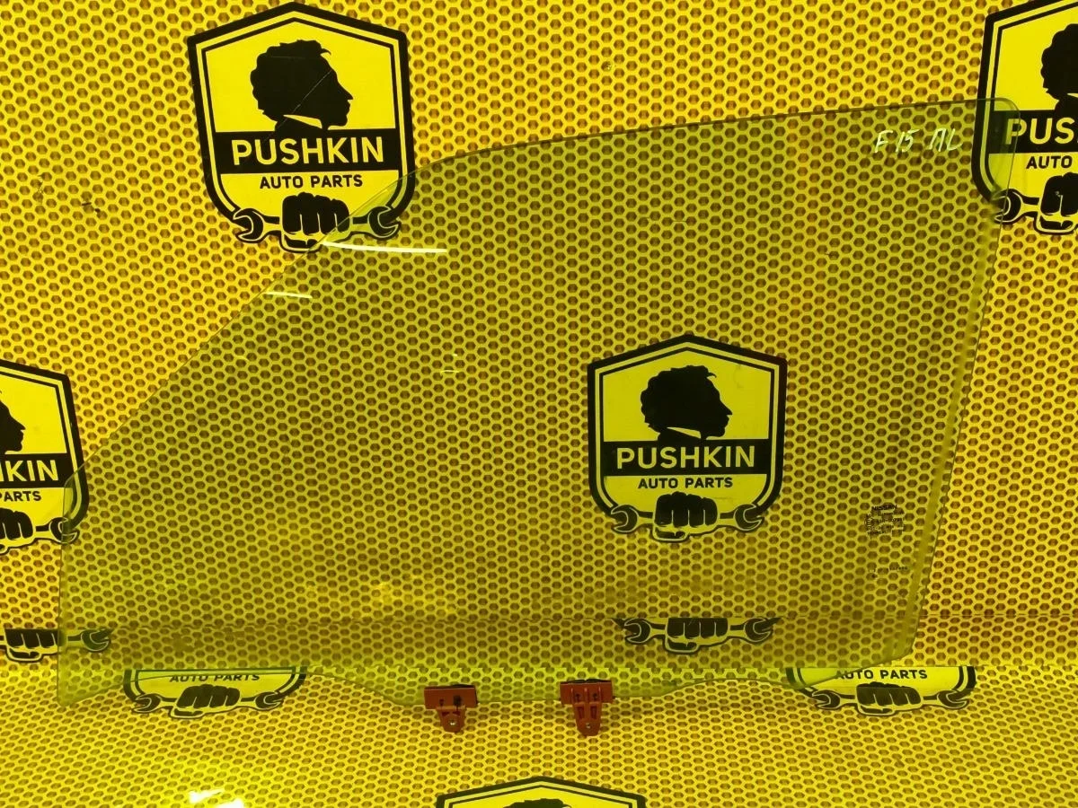 Стекло двери Nissan Juke 2011 803011KK0A F15 MR16DDT, переднее левое