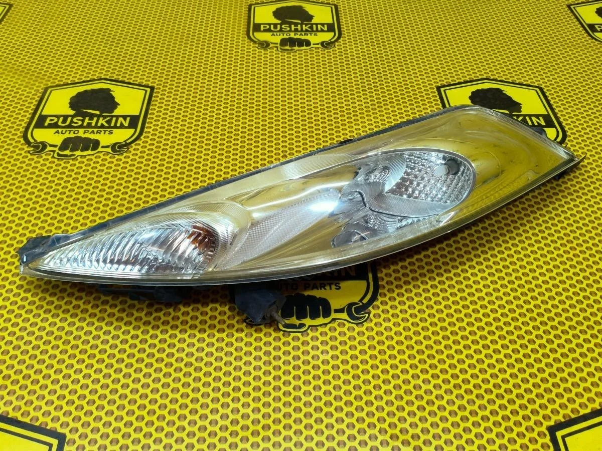 Габарит Nissan Juke 2011 261251KL0B F15 MR16DDT, левый