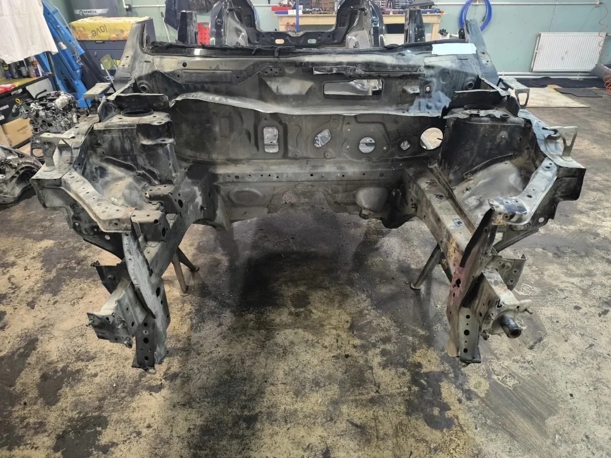 Часть кузова Nissan Juke 2011 F41201KNMA F15 MR16DDT, передний