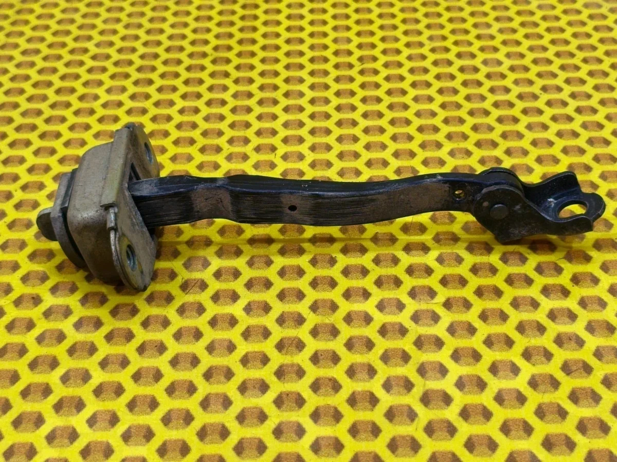 Ограничитель двери Nissan Murano 2011 804301AA0A Z51 VQ35DE, передний правый