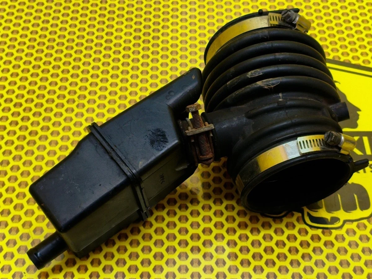 Патрубок воздушного фильтра гофра Nissan Murano 2011 165761AA1A Z51 VQ35DE