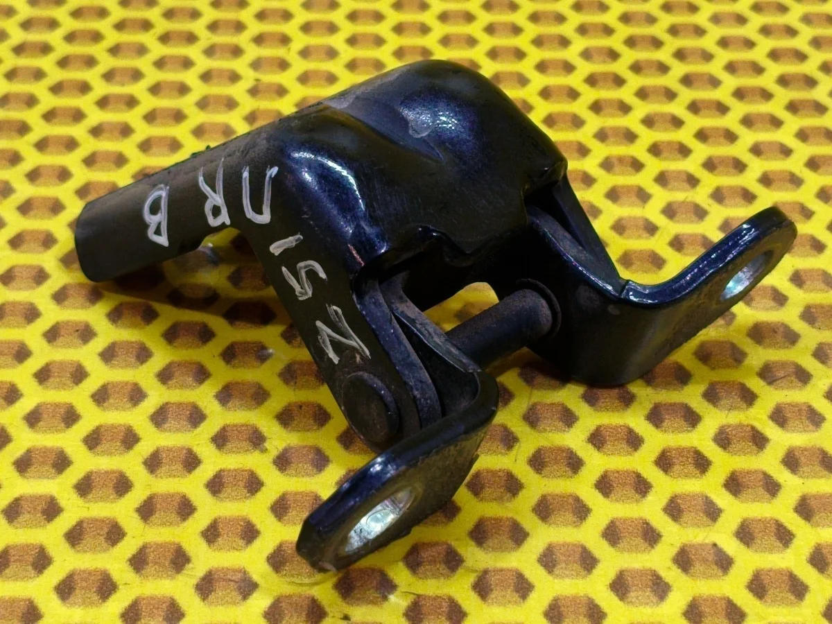 Петля двери передняя верхняя Nissan Murano 2011 824214P00A Z51 VQ35DE, правая