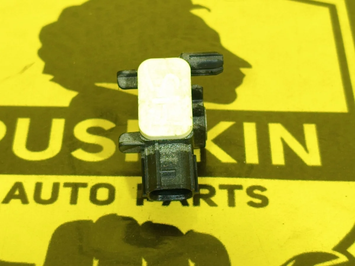 Датчик удара AIRBAG SRS Nissan Juke 2014 K88301EA0A F15 HR16DE, левый