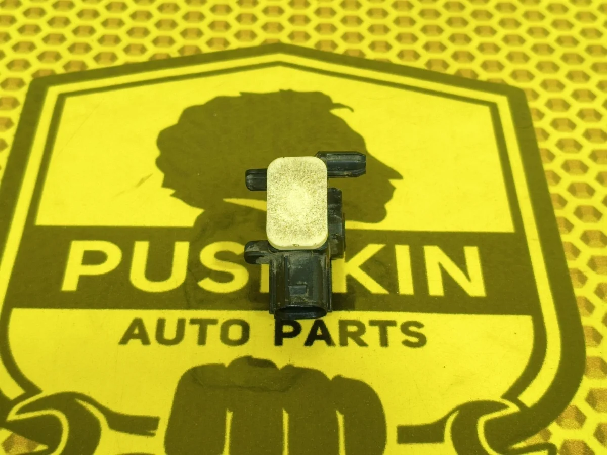 Датчик удара AIRBAG SRS Nissan Juke 2014 K88301EA0A F15 HR16DE, правый