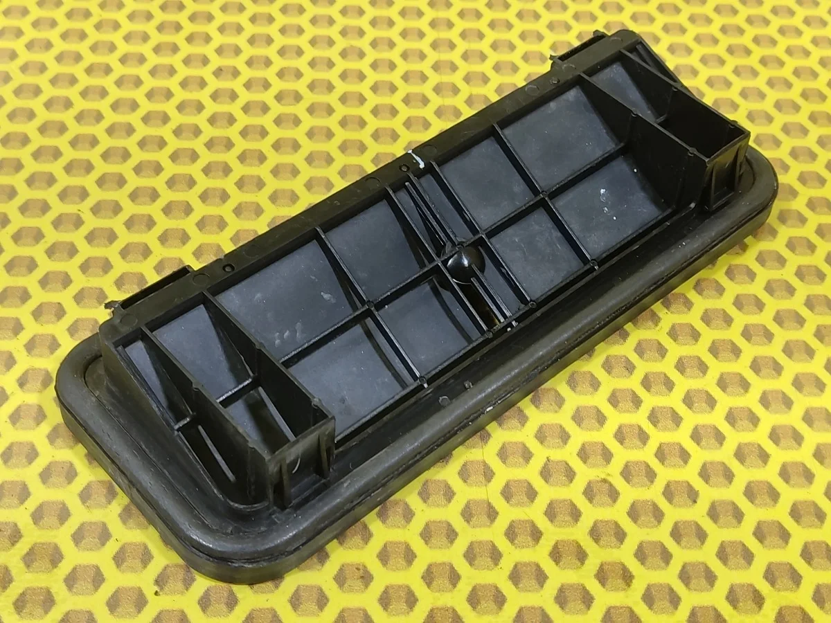 Решетка вентиляционная Nissan Juke 2014 77008AX60A F15 HR16DE, левая