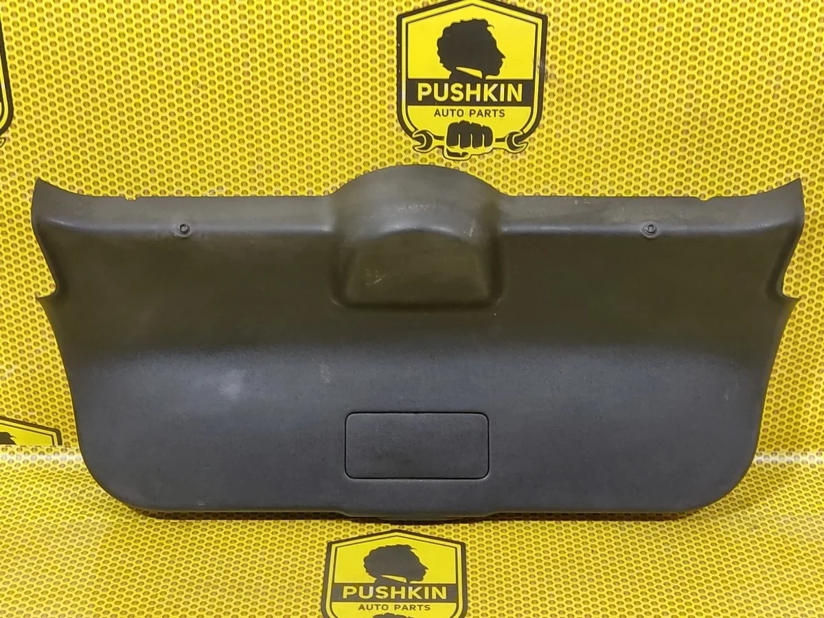 Обшивка крышки багажника Nissan Juke 2014 909011KB0A F15 HR16DE