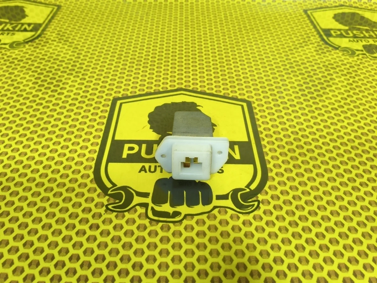 Резистор печки Nissan Juke 2014 2722670T03 F15 HR16DE