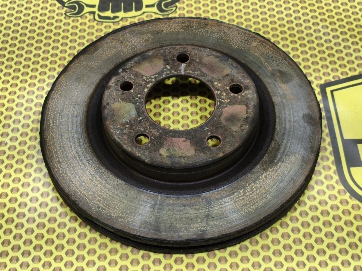 Диск тормозной Nissan Juke 2014 402061KA3A F15 HR16DE, передний правый