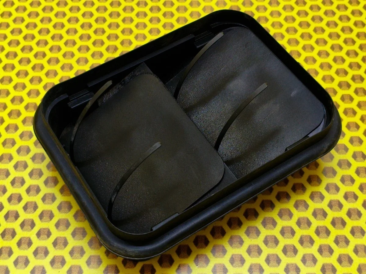 Решетка вентиляционная Nissan Qashqai 2012 76804JD00A J10 HR16DE, левая