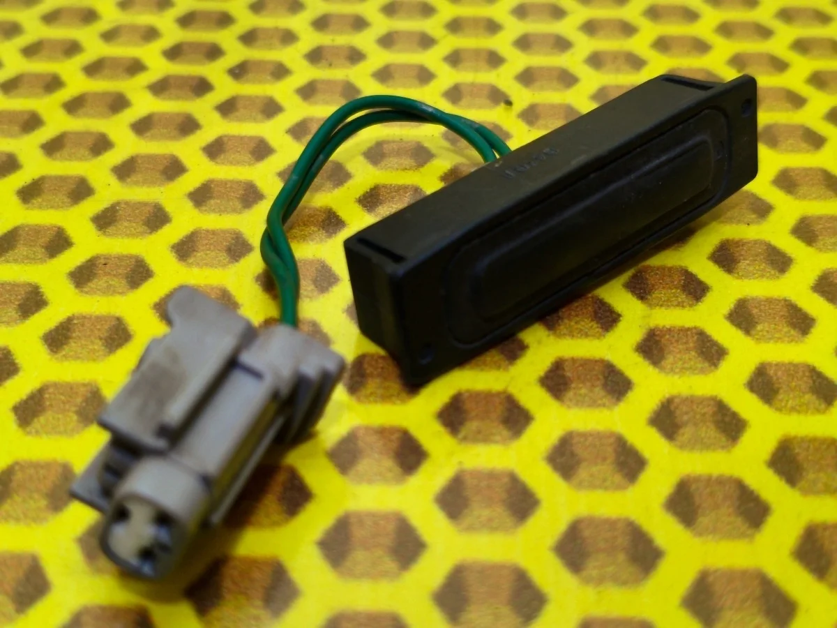 Кнопка открывания багажника Nissan Qashqai 2012 90602JD00B J10 HR16DE