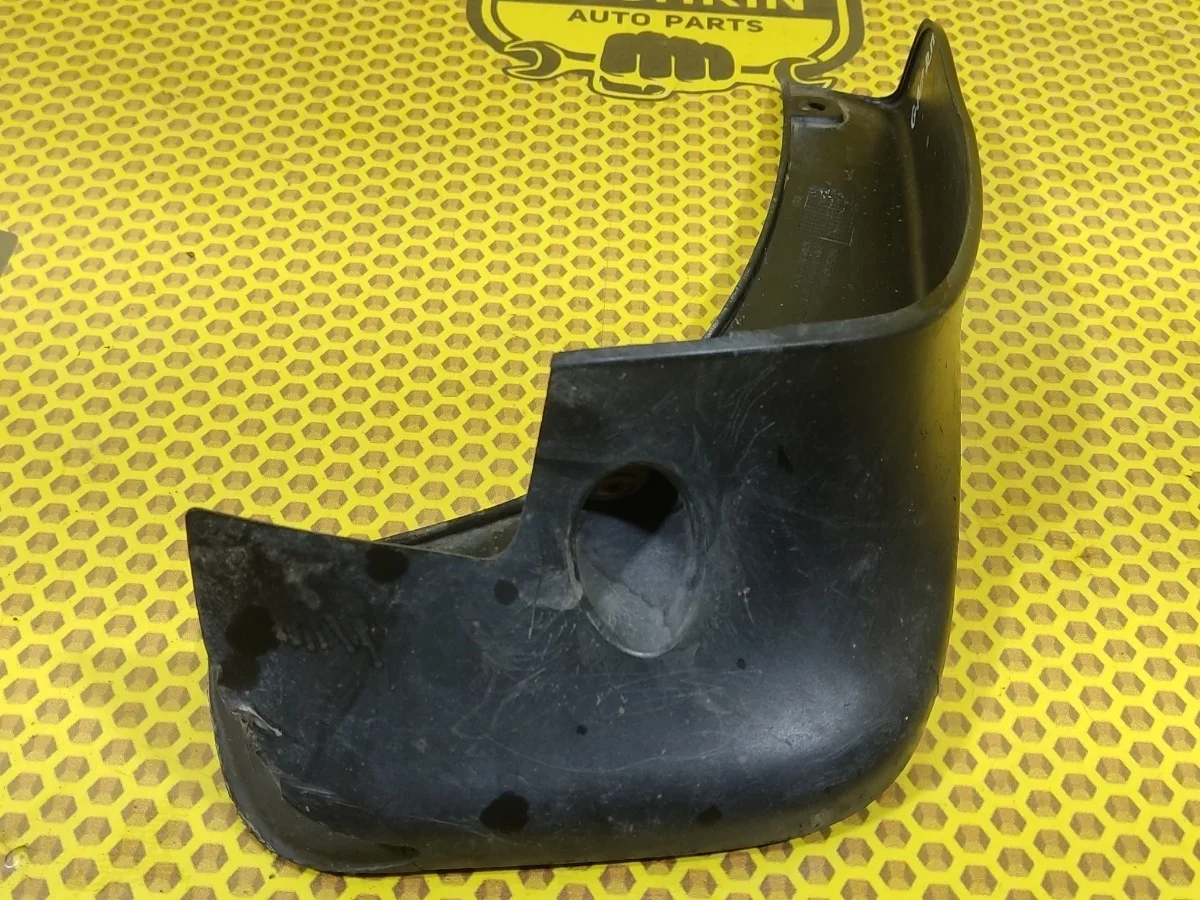 Брызговик Nissan Qashqai 2011 63850BR01A J10 MR20DE, передний правый