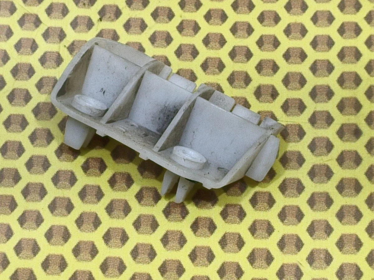 Крепление бампера Nissan Qashqai 2011 85227JD01A J10 MR20DE, заднее левое