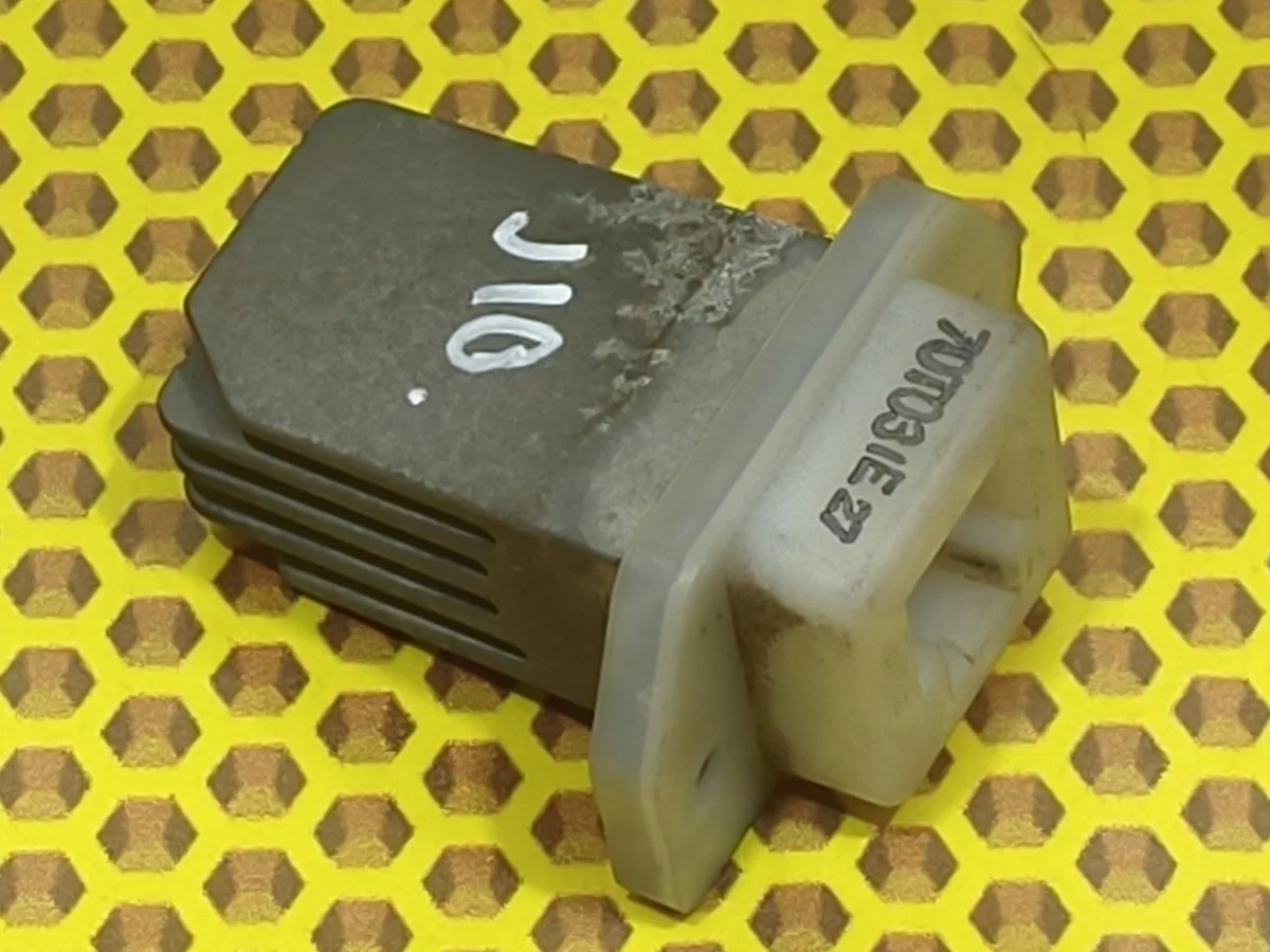 Резистор печки Nissan Qashqai 2011 2722670T03 J10 MR20DE