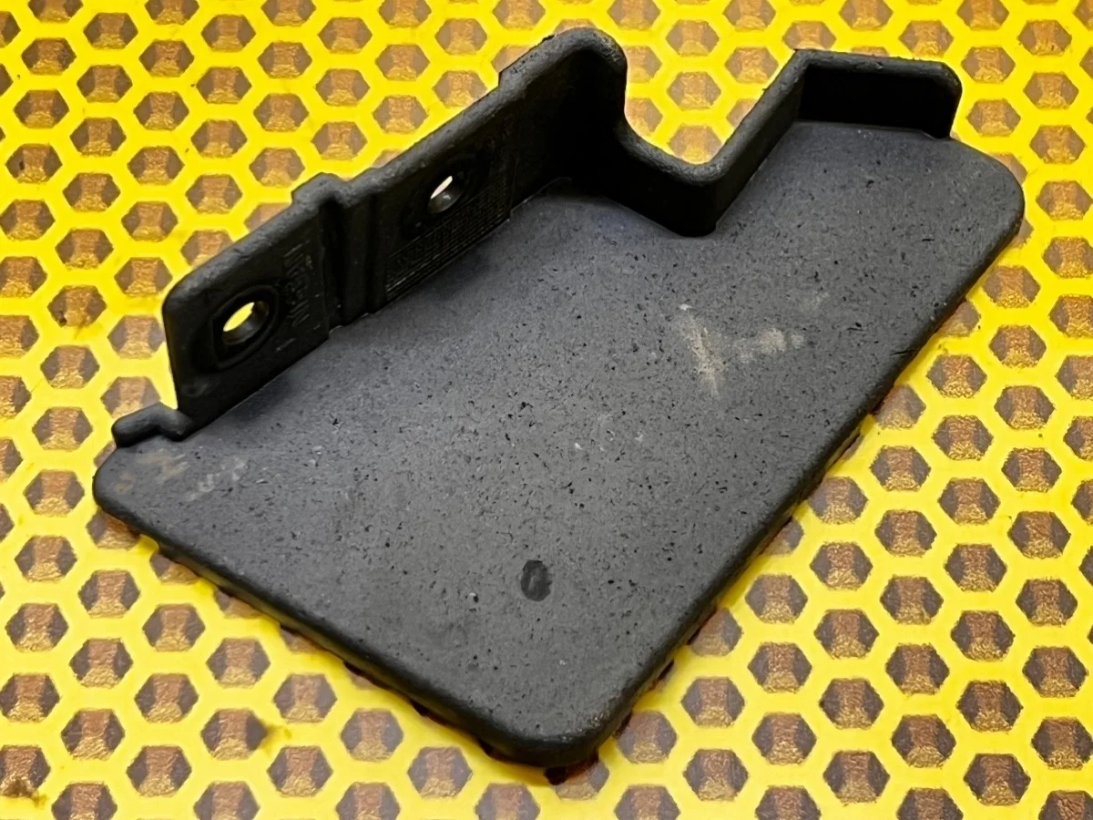 Брызговик на порог Nissan Qashqai 2018 768564EA0A J11 MR20DD, задний правый